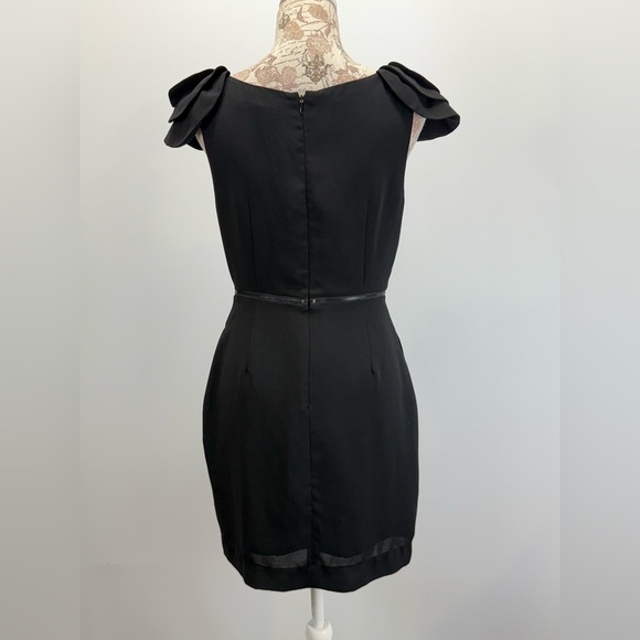 BCBGENERATION Black layered cap sleeve mini sheath dress w/ zipper detail size 6 - Picture 9 of 15